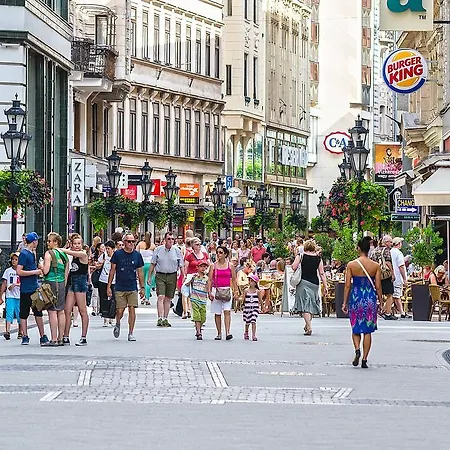 Fashion Street Studio Budapeşte