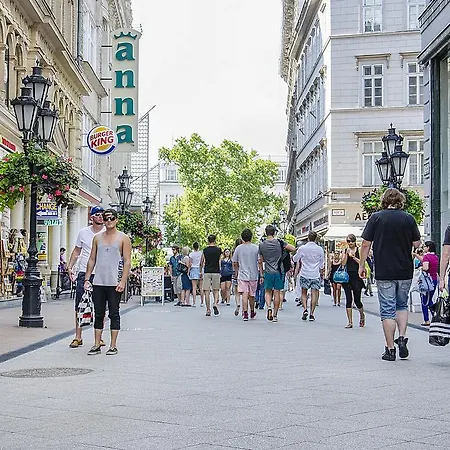 Fashion Street Studio * Budapeşte